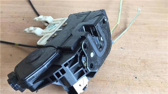 Zamek drzwi przednich prawych Hyundai Santa Fe 1 SM