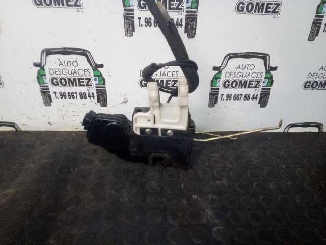 Zamek drzwi przednich prawych Hyundai Santa Fe 1 SM