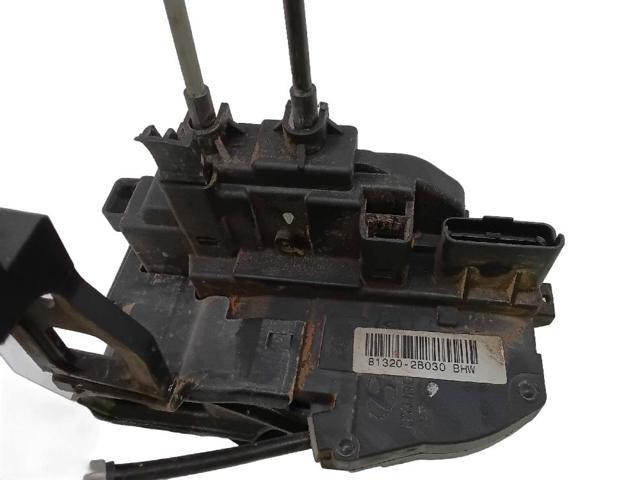 Zamek drzwi przednich prawych 813202B030 HYUNDAI