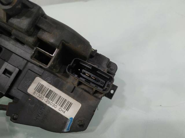 Zamek drzwi przednich prawych 813202B030 HYUNDAI