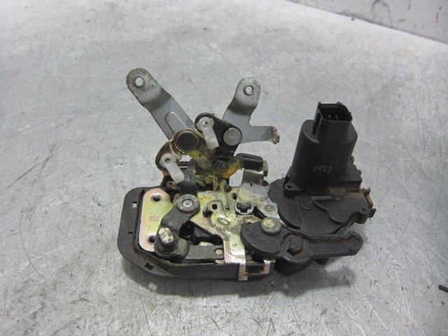 Zamek drzwi przednich prawych KIA Cerato 1 LD