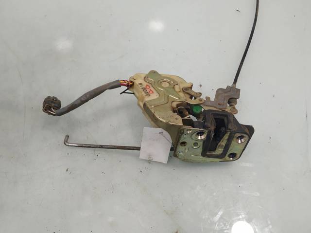 Zamek drzwi przednich prawych 813203E010 HYUNDAI