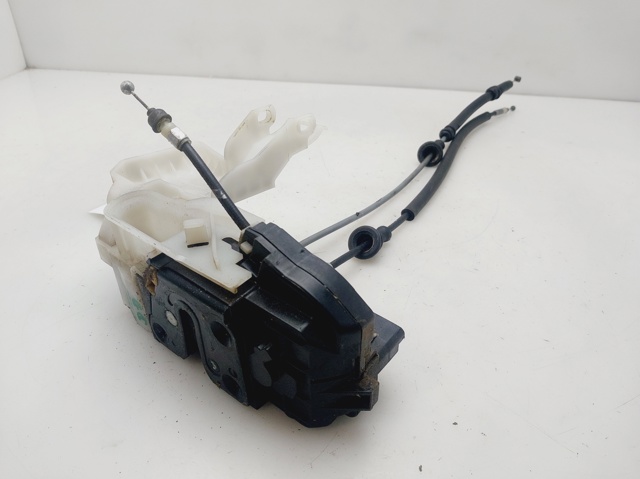Zamek drzwi przednich prawych 813203K011 HYUNDAI
