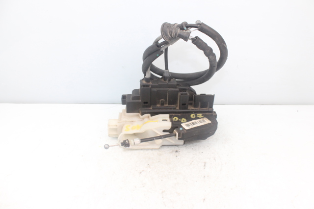 Zamek drzwi przednich prawych 813203K011 HYUNDAI