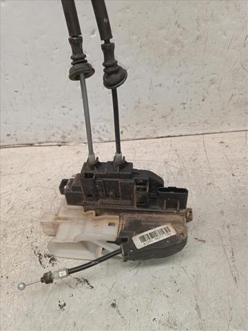 Zamek drzwi przednich prawych 813203K011 HYUNDAI