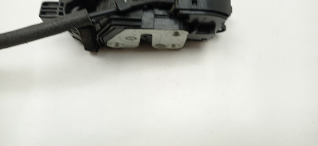 Zamek drzwi przednich prawych 813203U010 HYUNDAI