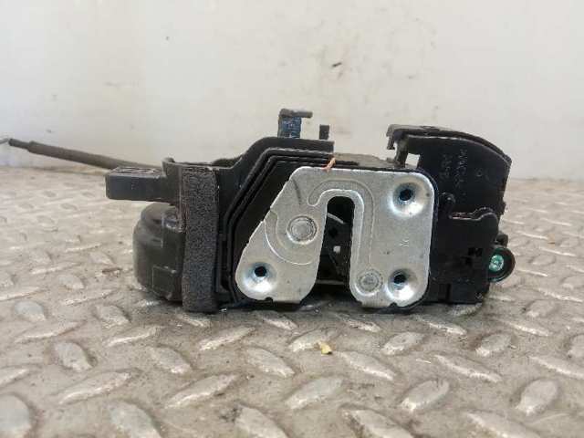 Zamek drzwi przednich prawych 813203U010 HYUNDAI