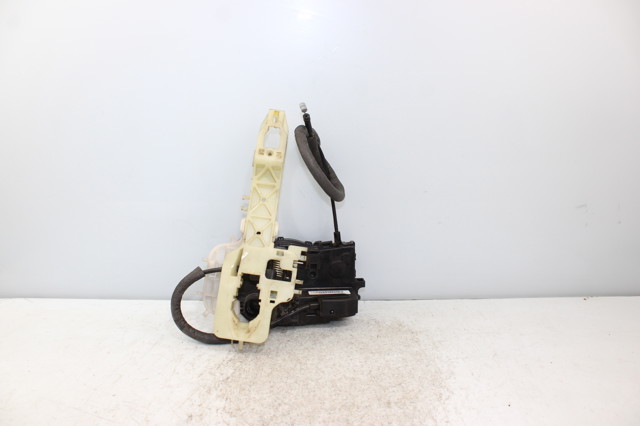 Zamek drzwi przednich prawych 813203U010 HYUNDAI