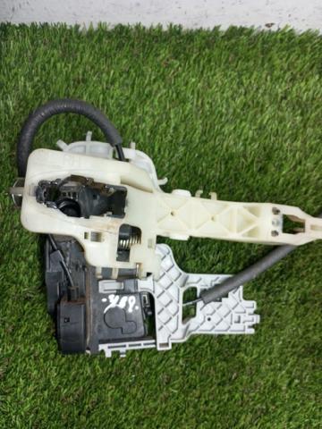 Zamek drzwi przednich prawych 813203U010 HYUNDAI