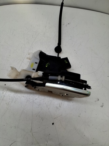 Zamek drzwi przednich prawych 81320A4010 HYUNDAI