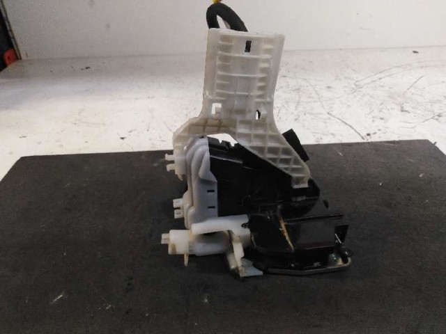 Zamek drzwi przednich prawych 81320A4010 HYUNDAI