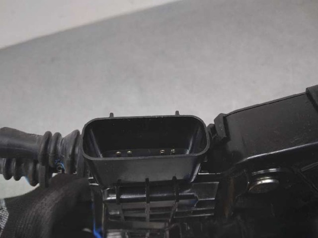 Zamek drzwi przednich prawych Hyundai Elantra 6 AD