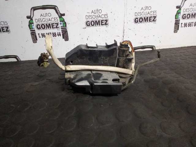 Zamek drzwi tylnych lewych 814101C020 HYUNDAI