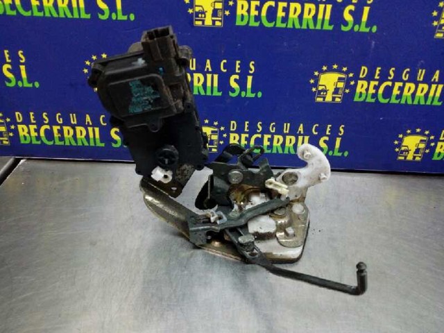 Zamek drzwi tylnych lewych 8141025030 HYUNDAI