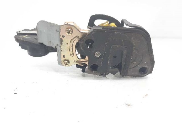 Zamek drzwi tylnych lewych 8141026000 HYUNDAI