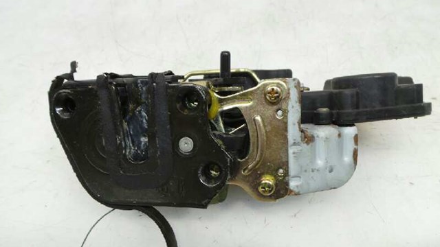 Zamek drzwi tylnych lewych 8141026000 HYUNDAI