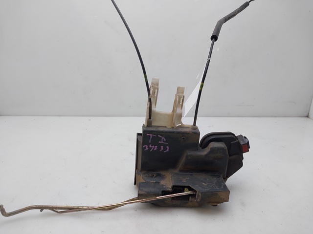 Zamek drzwi tylnych lewych 8141026000 HYUNDAI