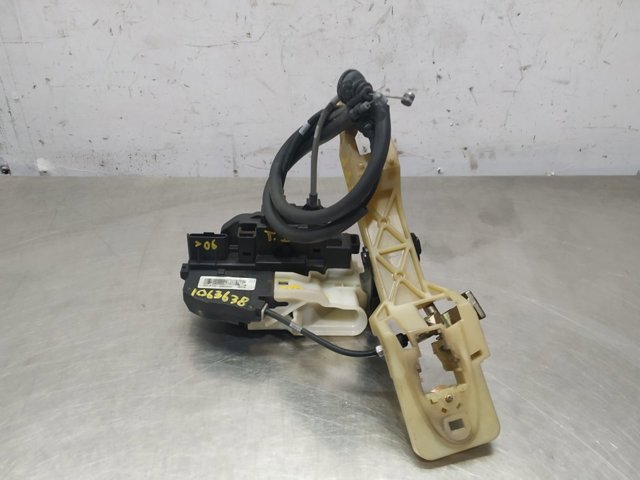 Zamek drzwi tylnych lewych 814102B000 HYUNDAI