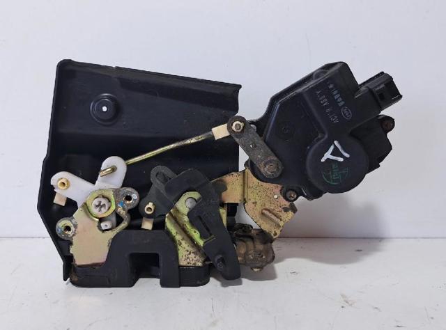 Zamek drzwi tylnych lewych 814102E000 HYUNDAI