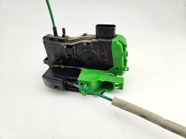 Zamek drzwi tylnych lewych 814103Z000 HYUNDAI