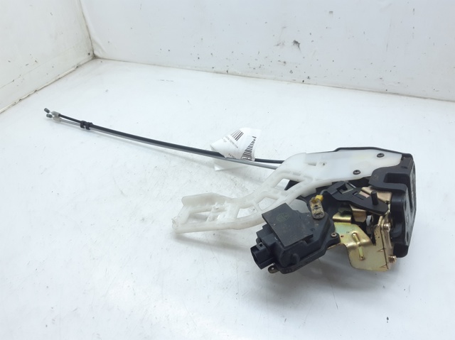 Zamek drzwi tylnych prawych 814201F010 HYUNDAI