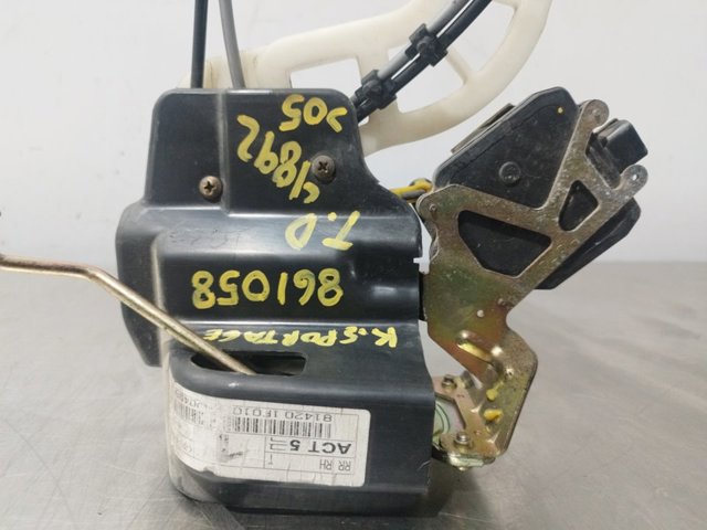 Zamek drzwi tylnych prawych 814201F010 HYUNDAI