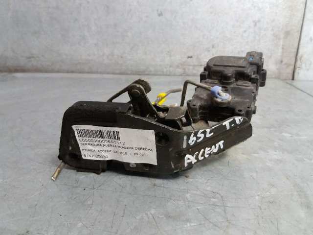 Zamek drzwi tylnych prawych 8142025030 HYUNDAI