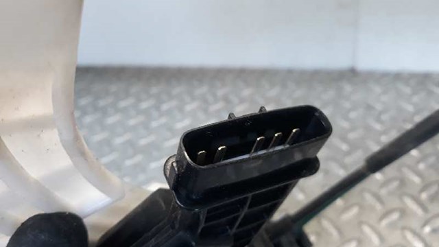 Zamek drzwi tylnych prawych KIA Magentis 2 GE