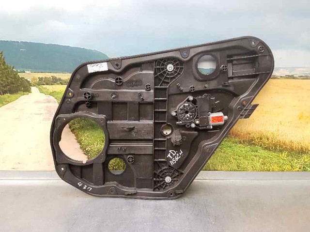 Zamek drzwi tylnych prawych 814203Z000 HYUNDAI