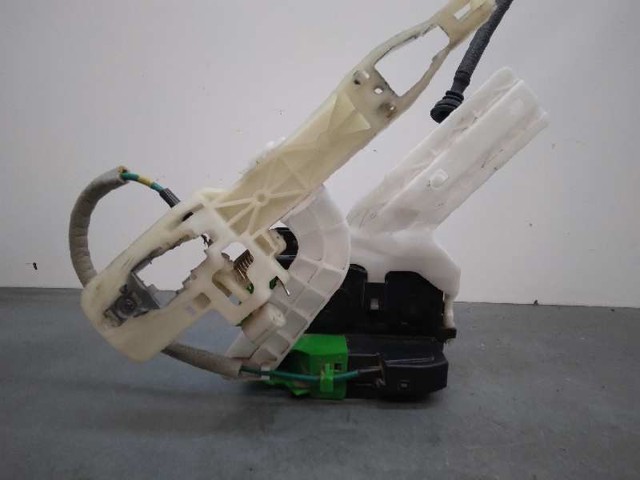 Zamek drzwi tylnych prawych 814203Z000 HYUNDAI