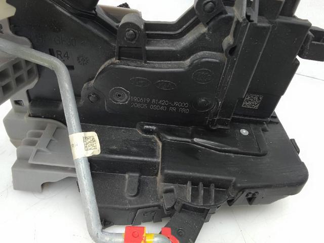 Zamek drzwi tylnych prawych 81420J9000 HYUNDAI