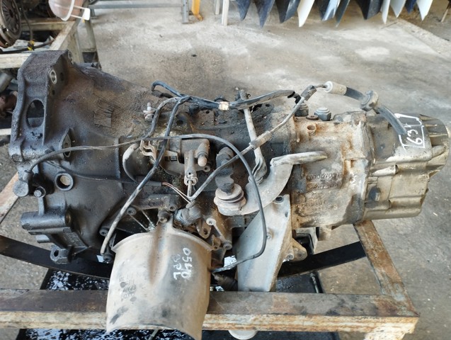 Mechaniczna skrzynia biegów w komplecie 8150070803 VAG