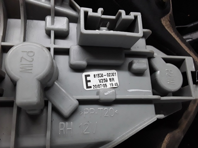 Lampa zespolona tylna prawa 8155002301 TOYOTA