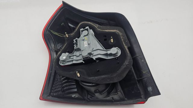Lampa zespolona tylna prawa 8155002301 TOYOTA