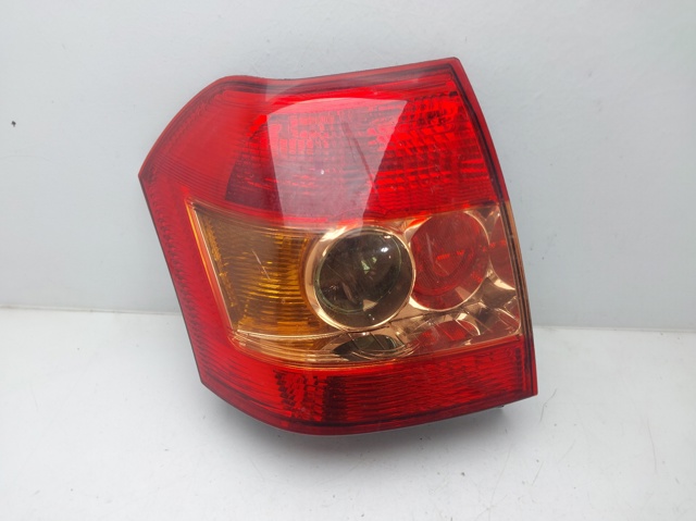 Lampa zespolona tylna prawa 8155002301 TOYOTA