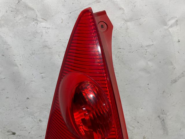 Lampa zespolona tylna lewa 815600H040 PEUGEOT