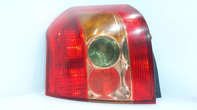 Lampa zespolona tylna lewa 8156102300 TOYOTA