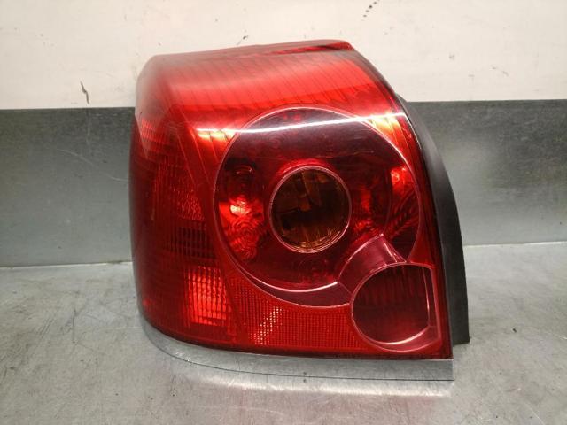 Lampa tylna Toyota Avensis