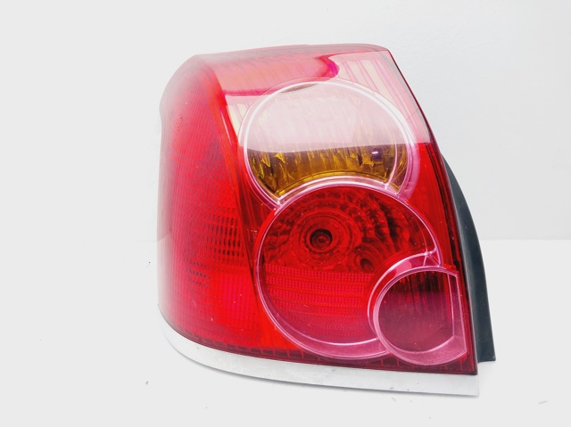 Lampa tylna Toyota Avensis