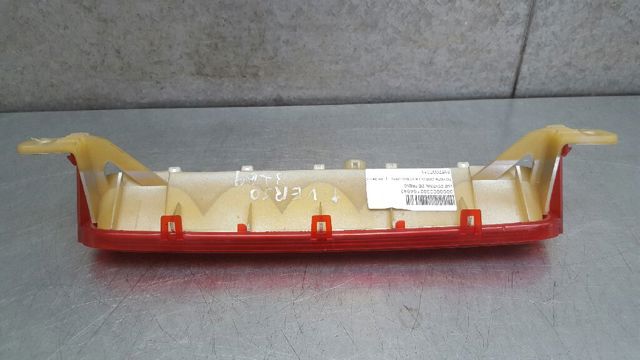 Lampa stop tylna dodatkowa 815700F011 TOYOTA