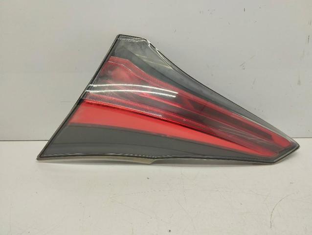 Lampa zespolona tylna prawa wewnętrzna 8158042030 TOYOTA