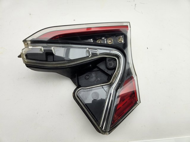 Lampa zespolona tylna prawa wewnętrzna 81580F4020 TOYOTA