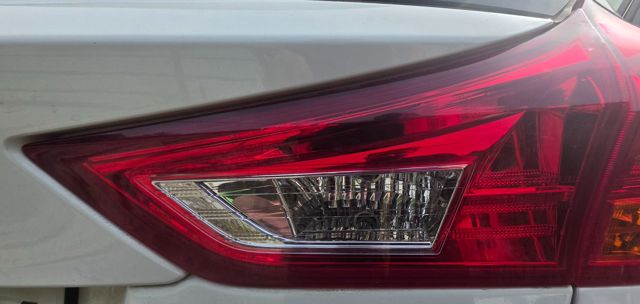 Lampa zespolona tylna prawa wewnętrzna 8158102500 TOYOTA