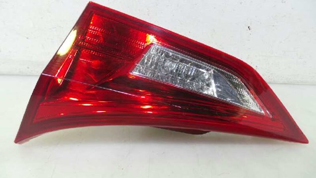 Lampa zespolona tylna prawa wewnętrzna 8158102500 TOYOTA