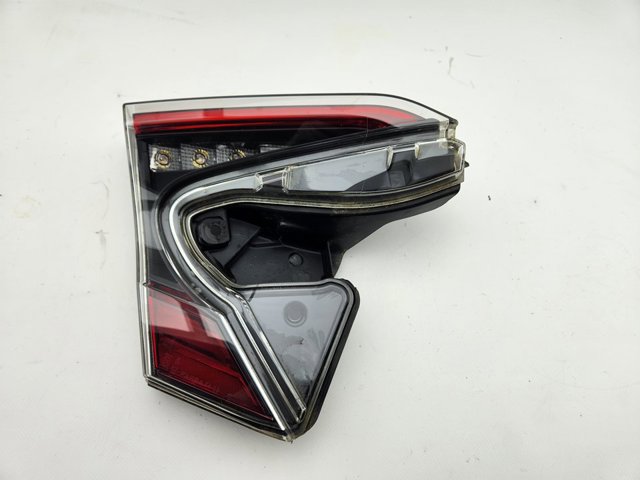 Lampa zespolona tylna lewa wewnętrzna 81590F4020 TOYOTA