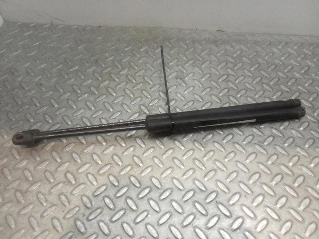 Amortyzator klapy bagażnika (3/5 drzwi-tylnych) 8180162811 SUZUKI