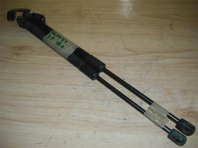 Amortyzator klapy bagażnika (3/5 drzwi-tylnych) 8180162811 SUZUKI