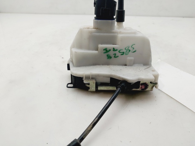 Zamek drzwi tylnych lewych 8200000657 RENAULT