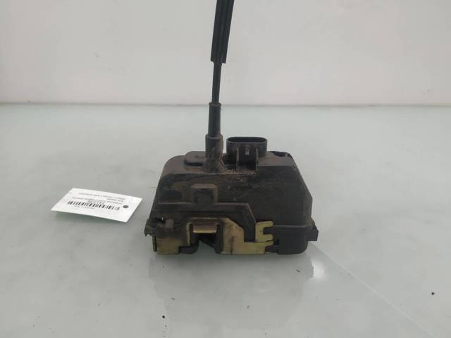 Zamek drzwi tylnych prawych 8200000658 RENAULT