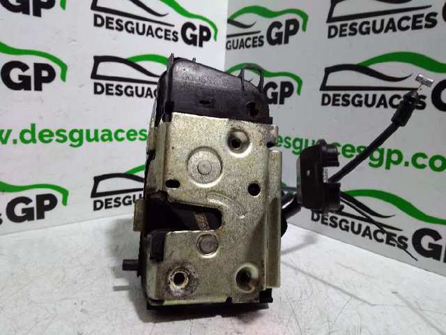 Zamek drzwi tylnych prawych 8200000658 RENAULT